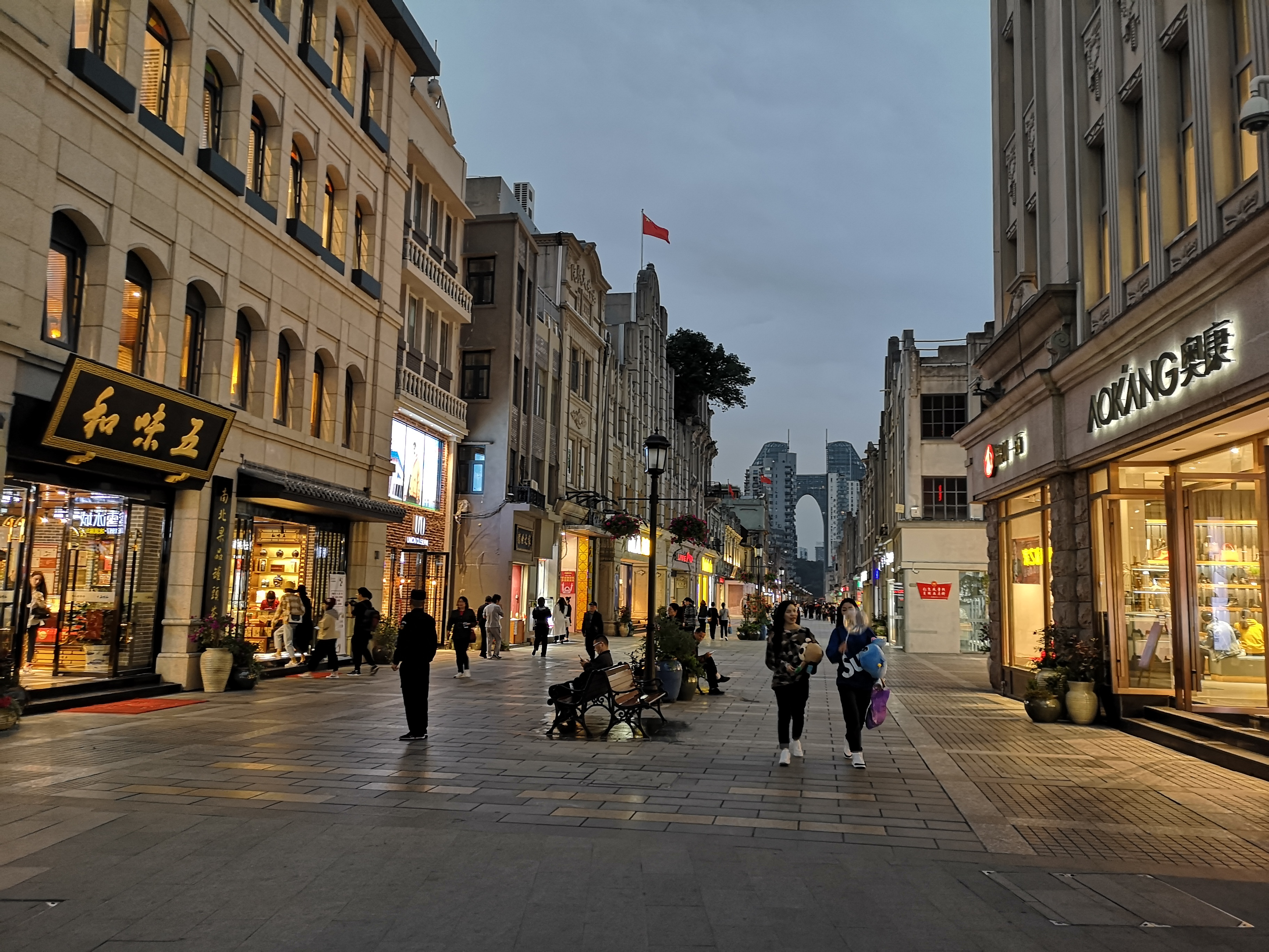 夜色中的溫州五馬街, 成了溫州人新近的網(wǎng)紅打卡地